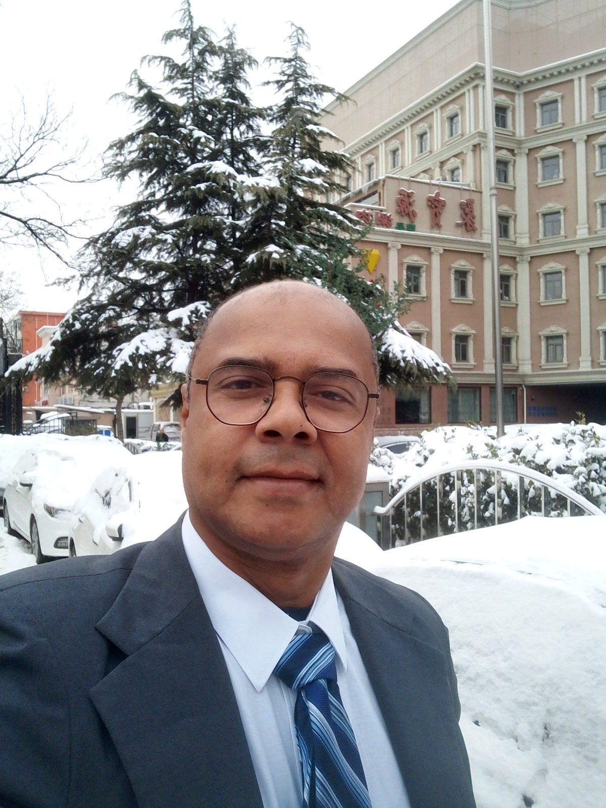 Dr. Ronaldo Santana Santos